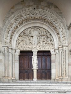 Son Yargı, Saint-Lazare Katedrali