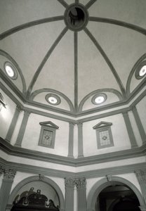 Giuliano da Sangallo (1445-1516) tarafından proje üzerine inşa edilen sekizgen kutsallığın görünümü
