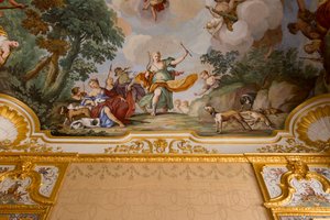 Diana efsanesinin Domenico ve Giuseppe Valeriani tarafından temsilleri, fresk, yatak odasının tonozlu tavanı, King