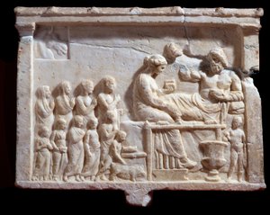 Yunan Sanatı: “” ziyafet sahnesini temsil eden kabartma””, MÖ 300 Dim 48x65x6 cm Mantua (mantua) Palazzo Ducale, Coll statuaria, env n 6684 İtalya - Yunan uygarlığı: Ziyafeti temsil eden mermer kabartma (48x65x6 cm), MÖ 3. yüzyıl - Mantua , Palazzo Ducale by Greek