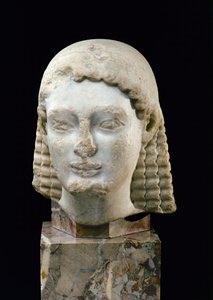 Atina'dan bir Kouros başı, MÖ 510 dolayları (mermer)