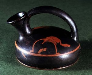 Bir tuzakta bir tilki ile süslenmiş tavan arası kırmızı figürlü askos (seramik) by Greek