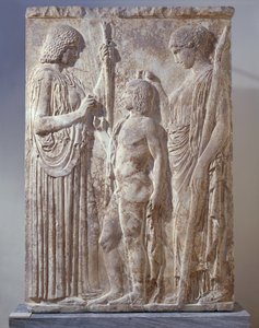 Eleusis'ten Persephone, Demeter ve Triptolemus ile Eleusis Gizemlerinin Üçlüsü'nü tasvir eden mermer kısma by Greek School