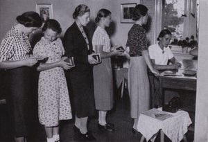 Üçüncü Reich'ta Genç Kadınlar: Wir Arbeitsmaiden, We The Labor Maiden (s/b fotoğraf) by Gustav von Estorff