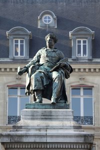 Alexandre Dumas Heykeli (1802-1870), Fransız yazar, Üç Silahşörler ve Monte Cristo Kontu