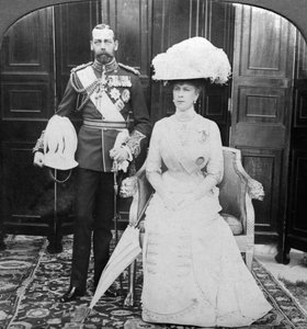 King George V 1865-1935 ve Queen Mary 1867-1953, 20. yüzyılın başlarında.