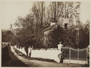 Louveciennes Caddesi, yaklaşık 1869 (cam negatiften albümen baskı) by Henri Bevan