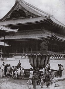 Higashi Hongwanji Temple, Kyoto (b/w photo) by Herbert Ponting