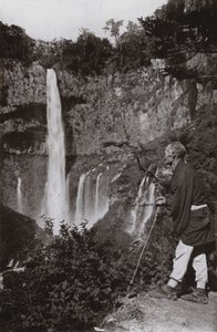 Kegon-no-taki (s/b fotoğraf) by Herbert Ponting