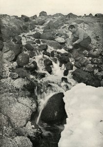 Bir Şey Gibi - Bir Tatlı Su Çağlayanı, c19101913, 1913 by Herbert Ponting