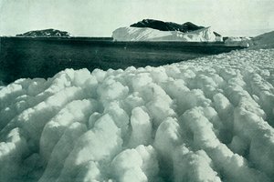 Bir Blizzard Sonrası Buz Sırtlarına Püskürtme, c19101913, 1913. by Herbert Ponting