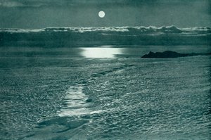 Barne Buzulu: İnce Kar Köprülü Bir Yarık, c19101913, 1913. by Herbert Ponting