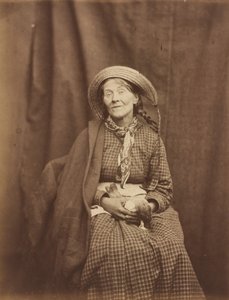 Ölü Bir Kuş Tutan Kadın, Surrey County Akıl Hastanesi, c. 1855 (fotoğraf) by Hugh Welch Diamond