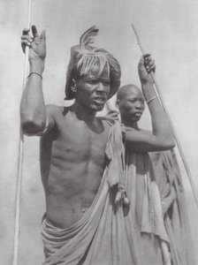 Afrika: Şilluklar (siyah-beyaz fotoğraf) by Hugo Adolf Bernatzik