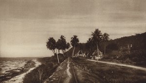 Meksika: Campeche, Calle por Lerma (b/w fotoğraf) by Hugo Brehme