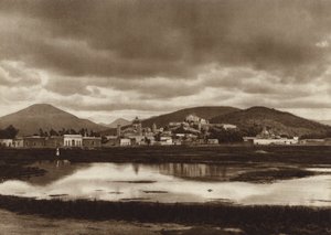Meksika: Hac yeri Guadalupe Hidalgo (b/w fotoğraf) by Hugo Brehme