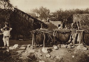 Meksika: Mezcal, Destilleria de aguardiente (b/w fotoğraf) by Hugo Brehme