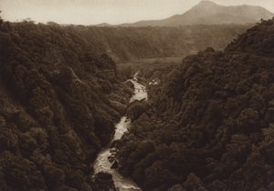 Meksika: Orizaba, Kanada (b/w fotoğraf) by Hugo Brehme