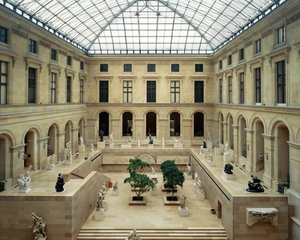 Louvre Müzesi