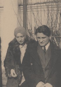 Serafima Suok-Narbut ve Yury Olesha, Vladimir Mayakovsky