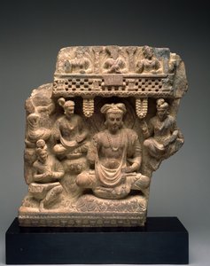 Maitreya (pembe kumtaşı ile gri şist) by Indian School