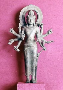 Avalokitesvara.. Budist tanrısı. Java'dan heykelcik - 8. yüzyıl a. C.. Paris, Guimet Müzesi