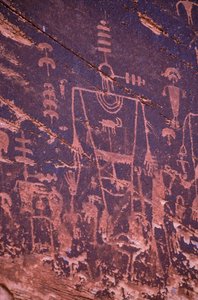 Anasazi kaya sanatı - Utah, Anasazi uçurum konut kalıntıları ve kaya sanatı açısından oldukça zengindir. by Ira Block
