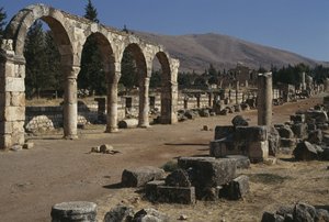 Sokak ve revak görünümü, Emeviler Dönemi (661-750) by Islamic School