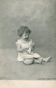 Baloncuklarla oynayan bebek (s/b fotoğraf) by Italian Photographer
