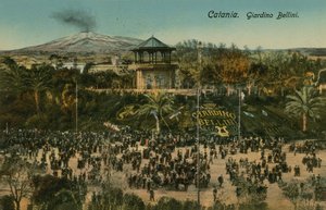 Bellini Bahçesi, Katanya, Sicilya. 1913 yılında gönderilen kartpostal. by Italian Photographer
