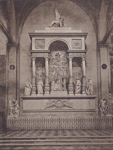 Monumento A Tiziano (s/b fotoğraf) by Italian Photographer