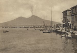 Napoli: S Lucia Col Vesuvio (s/b fotoğraf) by Italian Photographer