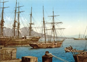 Arka planda Vezüv ile Napoli Körfezi