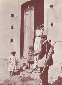 Sicilya: Gezgin Bir Müzisyen (b/w fotoğraf) by Italian Photographer