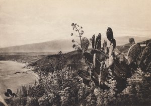 Taormina, Etna Yanardağı Manzarası (b/w fotoğraf) by Italian Photographer