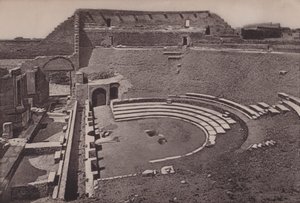 Teatro Tragico, Trajediler Tiyatrosu, dramalar (s/b fotoğraf) by Italian Photographer