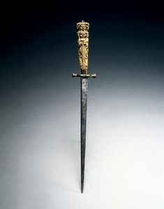 Charity, Justice ve Hope figürleri olarak tasarlanmış saplı stiletto, c.1650 (çelik, pirinç ve fildişi) by Italian School
