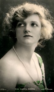 Gladys Cooper 1888-1971, İngiliz aktris, 20. yüzyılın başlarında.