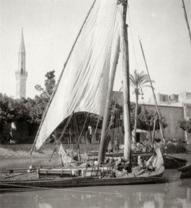 Mahmoudiya Kanalı üzerinde, İskenderiye, Mısır, 20. yüzyıl by J. Dearden Holmes