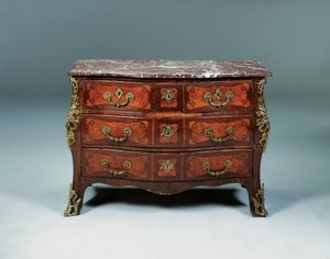 Louis XV şifonyer