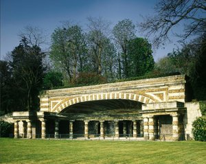 Fransa, Chatou (Yvelines): Nymphee de Soufflot, bir su kaynağı için inşa edilmiş. 1774 ve 1777 yılları arasında Soufflot