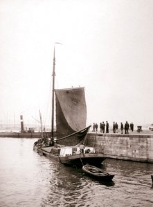Kanal teknesi, Marken Adası, Hollanda, 1898. by James Batkin