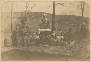 İskenderiye yakınlarındaki köleleştirilmiş kadınların ve çocuklarının albümen baskısı..., 2 Aralık 1861 - 10 Mart 1862. by James E. Larkin