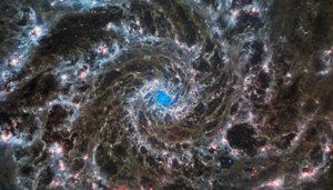 Hayalet Galaksinin Kalbi by James Webb Space Telescope (NASA)