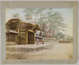 6. Shogun Tapınağı Kapısı, Shiba Park, Tokyo, Japonya (el boyaması s/b fotoğraf) by Japanese Photographer