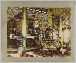 Bir Budist Tapınağının İçinde, Ikegami, Tokyo, Japonya (el boyaması s/b fotoğraf) by Japanese Photographer