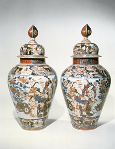 Imari korkuluk vazoları ve kapakları çifti (seramik) by Japanese School