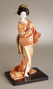 Ayakta duran kadın oyuncak bebek, Japonca by Japanese School