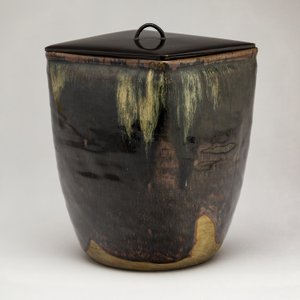 Takatori-Ware Su Kavanozu (Mizusashi) (lak kapaklı sırlı taş eşya) by Japanese School