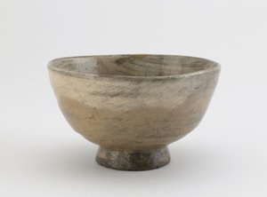 Çay kasesi, Fukuoka ili, Edo dönemi (odun külü sır altında fırçalanmış astarlı taş eşya) by Japanese School